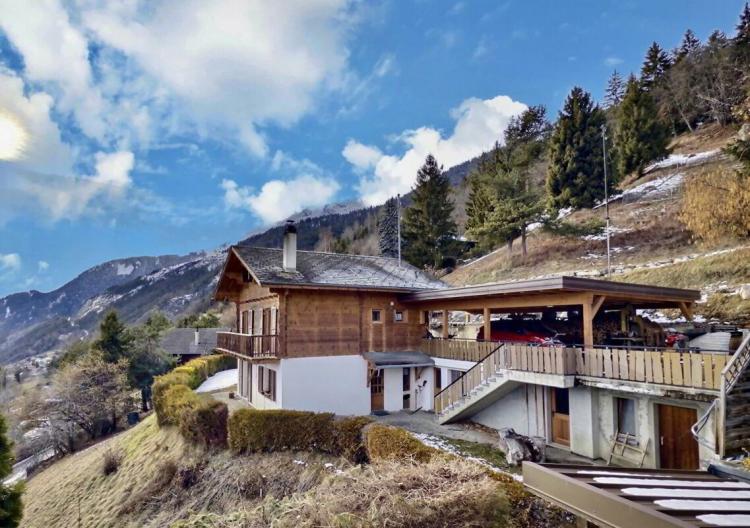 Maison familale avec 2 pièces indépendantes à Aven