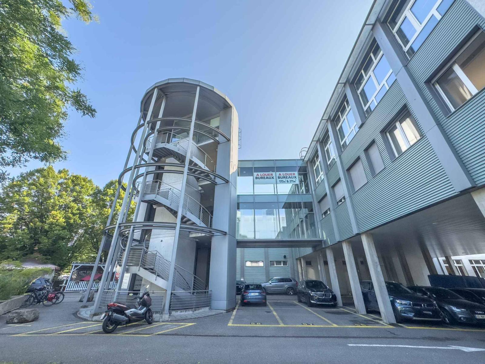 Bureau lumineux de 174m² à Carouge