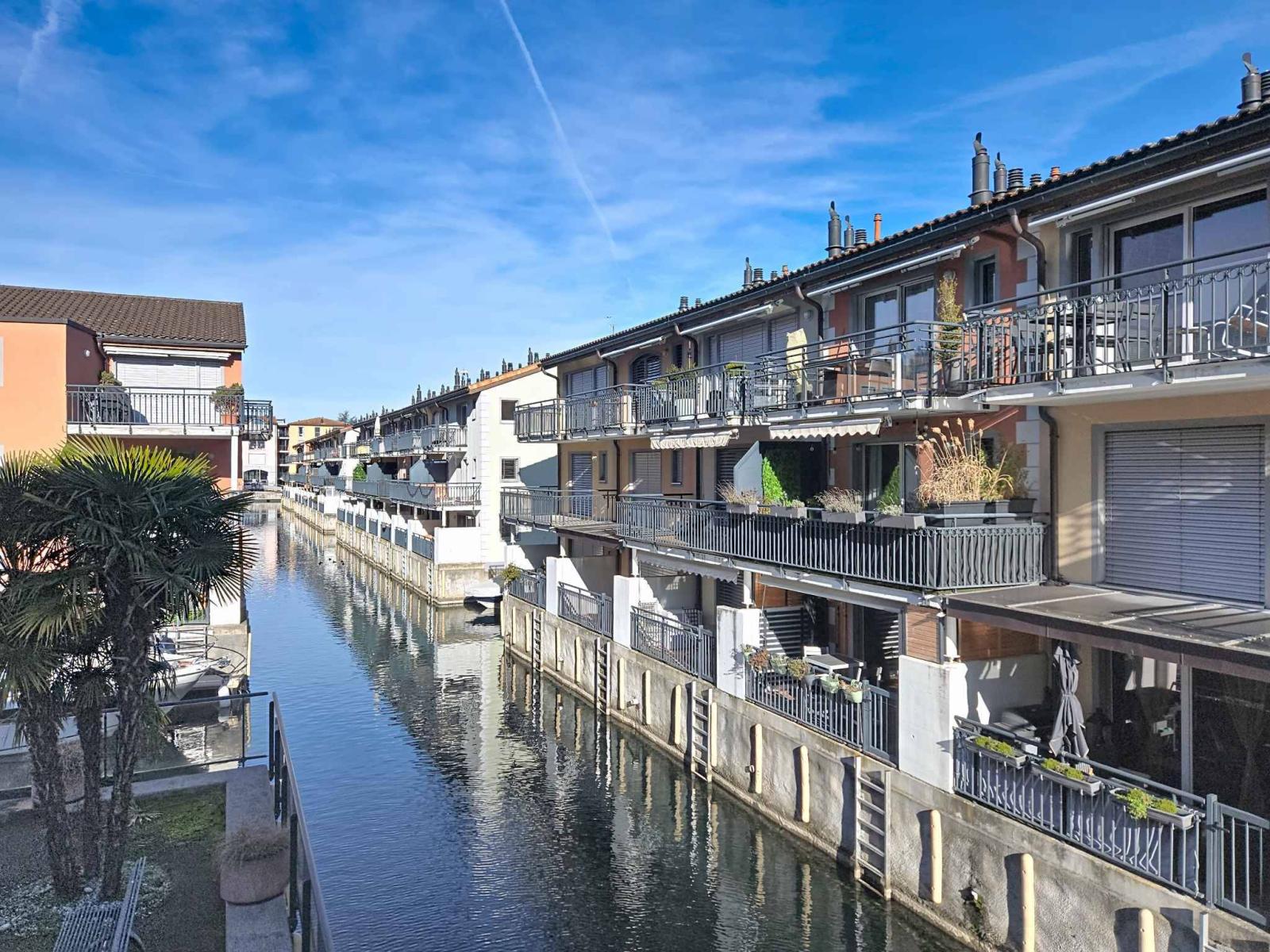 En exclusivité ! Superbe et lumineux 3 pièces avec place d'amarrage