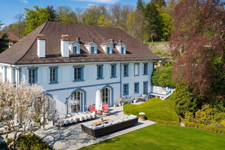 House for sale in Jouxtens-Mézery, Switzerland