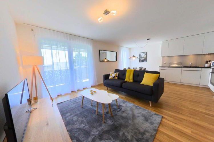Spacious 2-bed apartment/Charmant 3.5 pièces dans un quartier calme