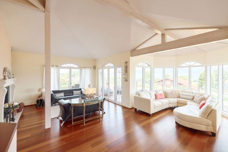 SENTIMENT DE VACANCES: VILLA AVEC VUE SUR LE LAC DE NEUBURG