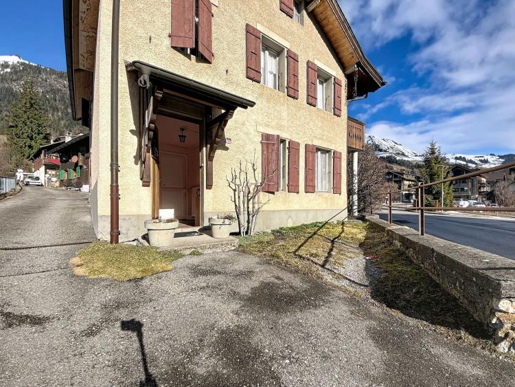 Château-d'Oex - Maison villageoise avec 2 appartements à rénover
