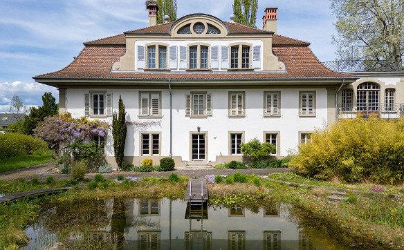 Enchanting, dreamy, and prestigious – spacious living within historic