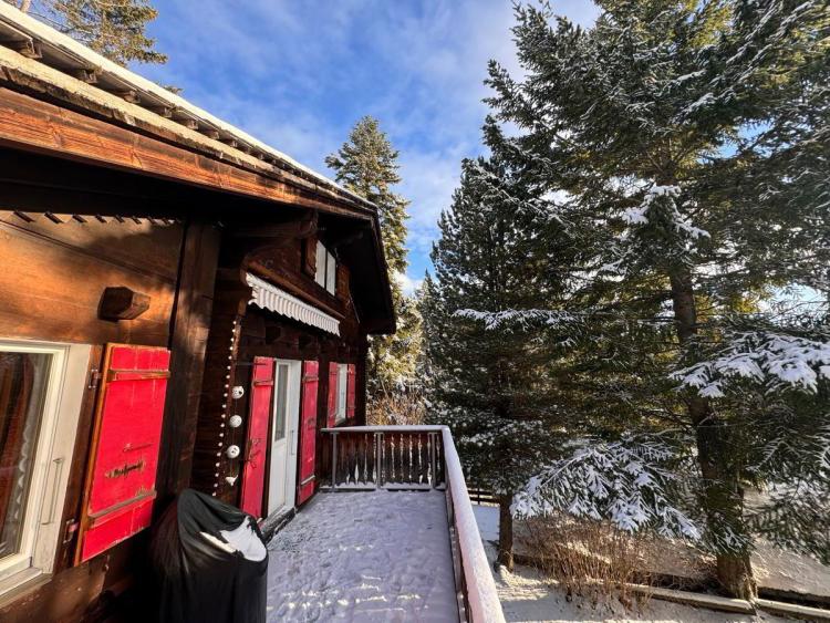 Charmant chalet indépendant à l'entrée de Crans à fort potentiel de rénovation