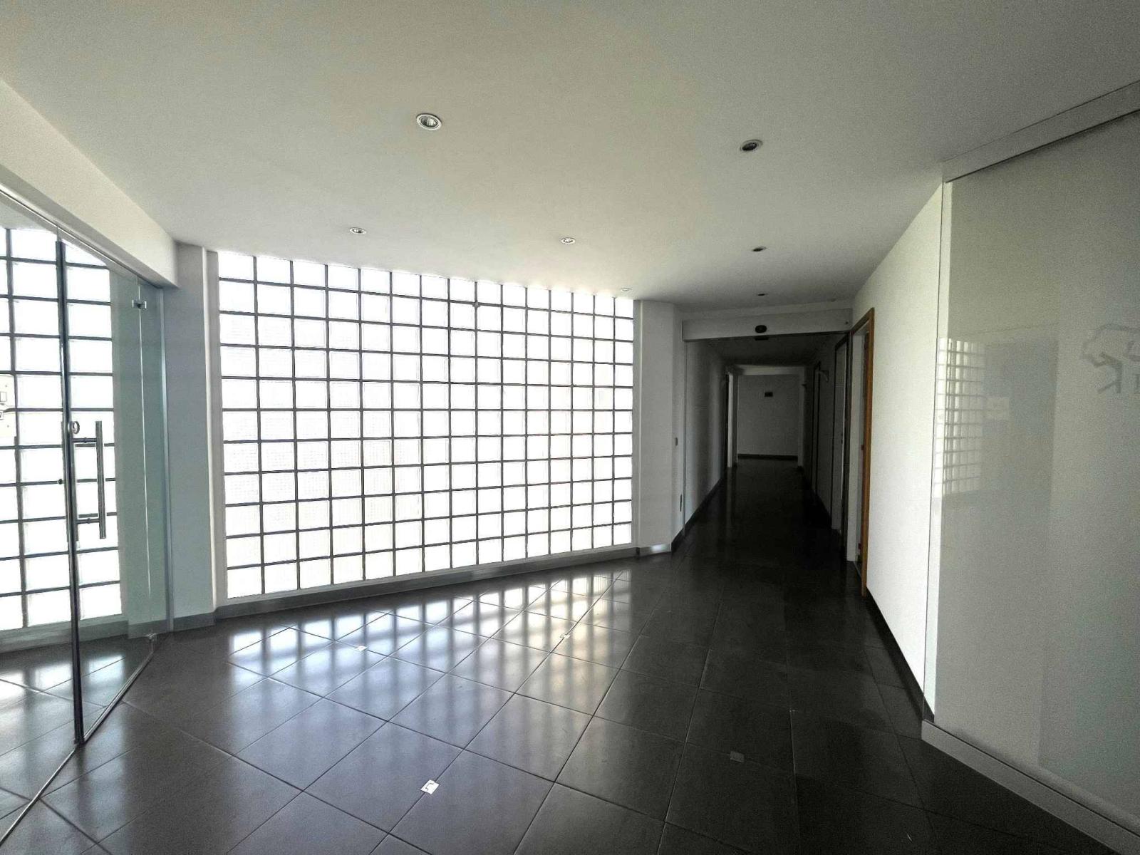 Bureaux 367m2 - Centre-Ville - courte durée