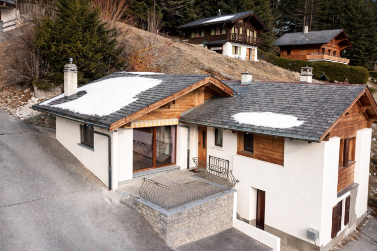 Chalet mitoyen au charme authentique – entièrement rénové