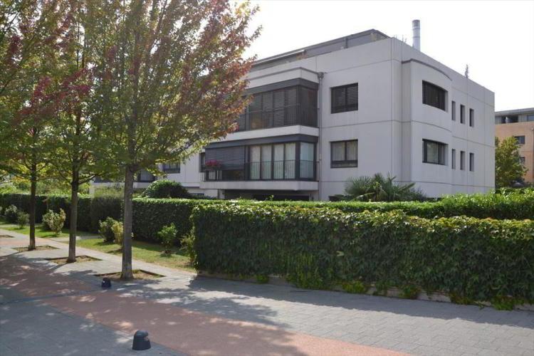 Appartement en attique traversant sans vis à vis avec terrasse