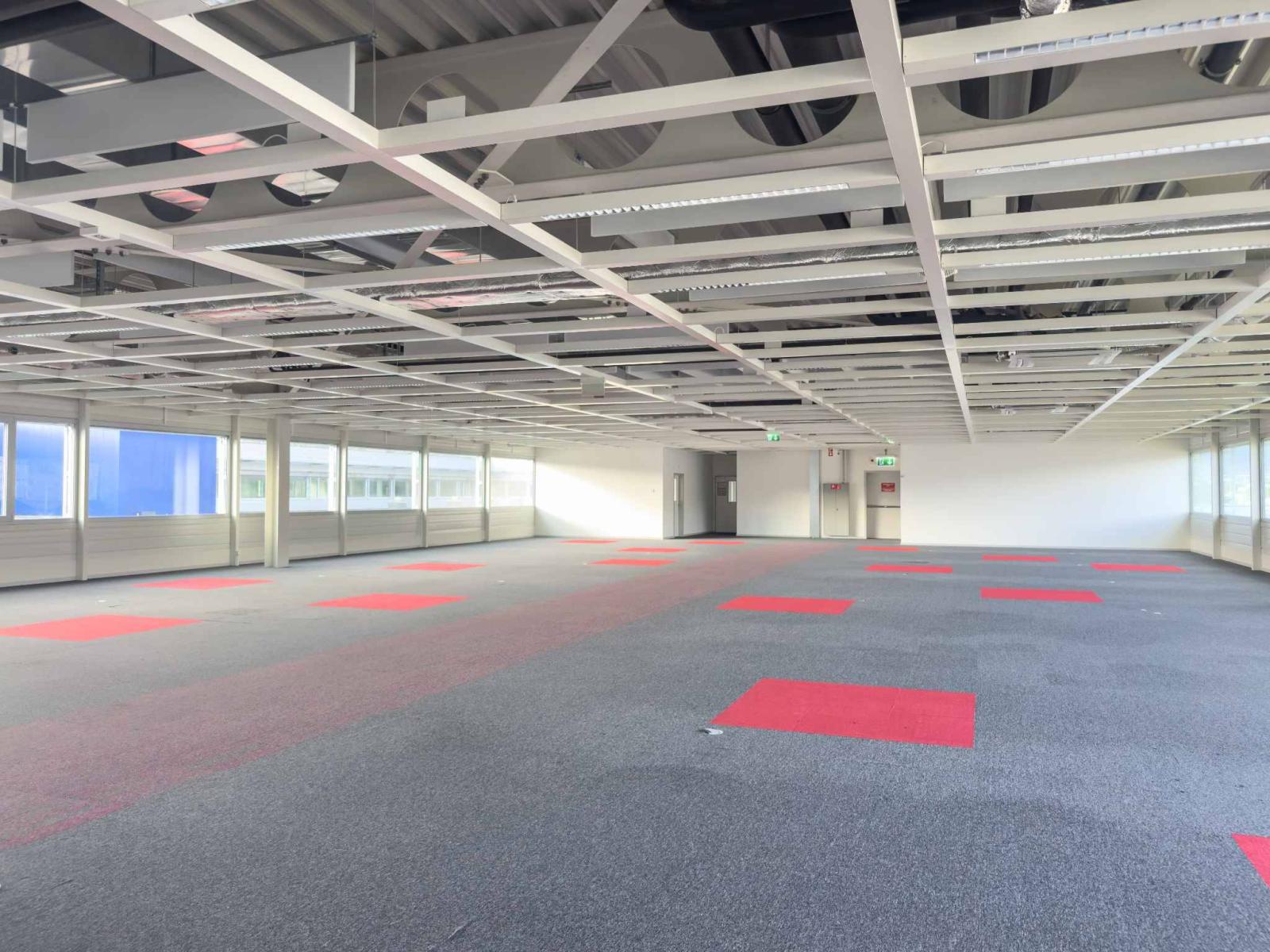 Vernier - 1393 m2 en attique - Immeuble IKEA