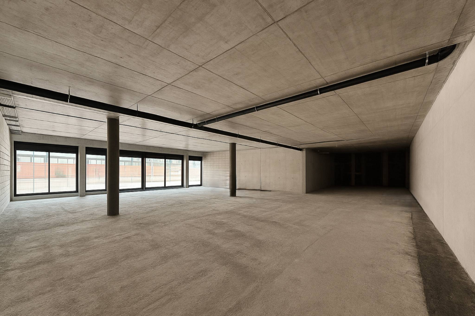 Arcade, showroom, locaux NEUFS de 340 m2 à louer à la Chaux-de-Fonds