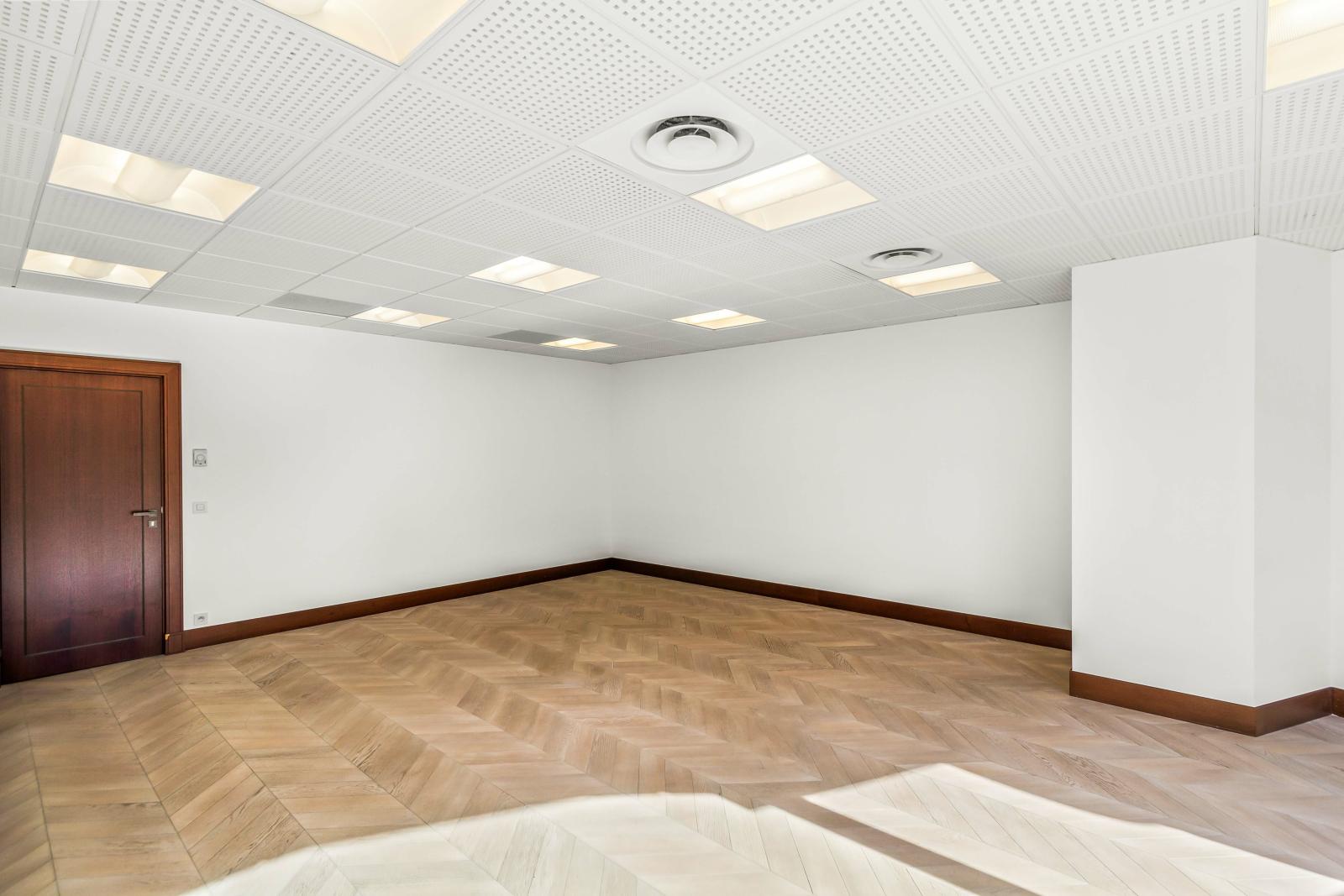 Villa del Sole : Bureaux Entièrement Rénovés