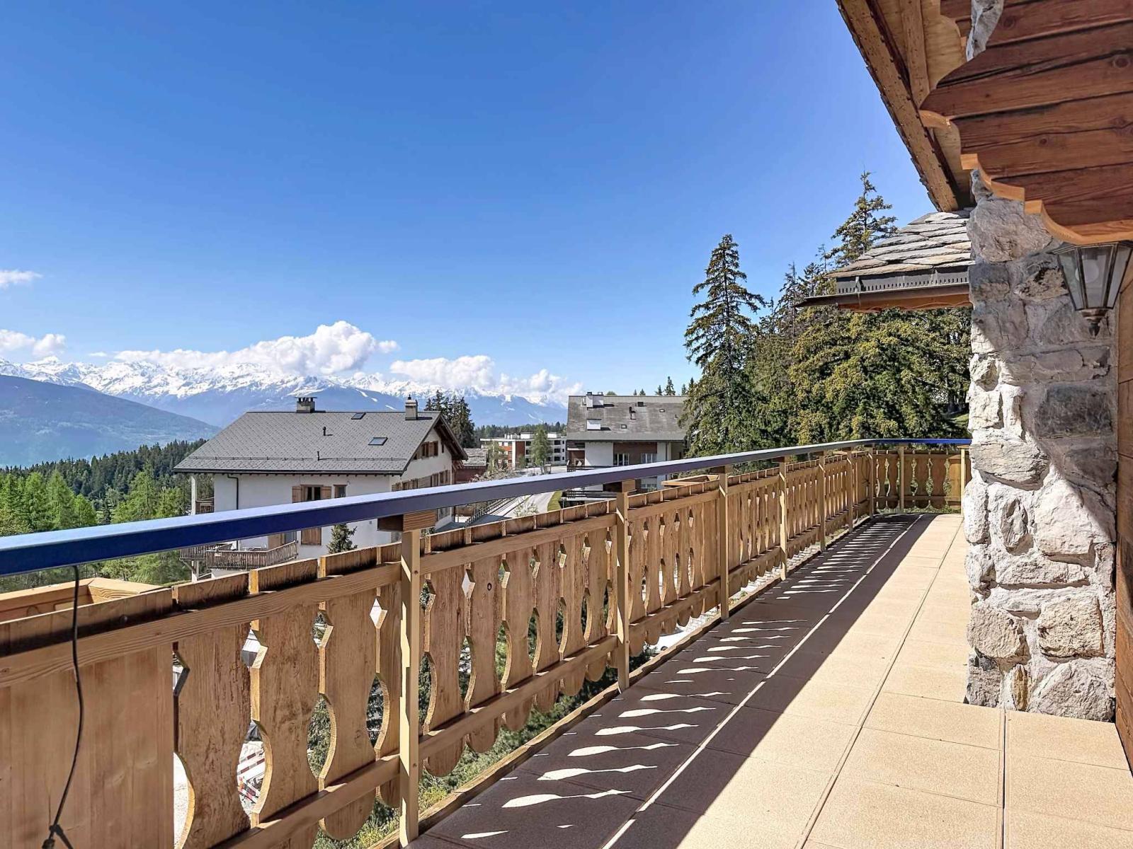 MAGNIFIQUE DUPLEX/ATTIQUE DE 6.5 PIÈCES AU CENTRE AVEC TRÈS BELLE VUE