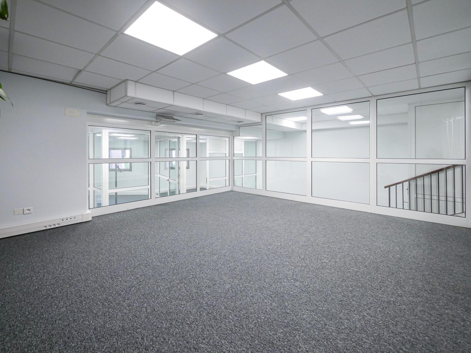 CARRE D'OR - LOCAL A USAGE DE BUREAUX OU COMMERCIAL
