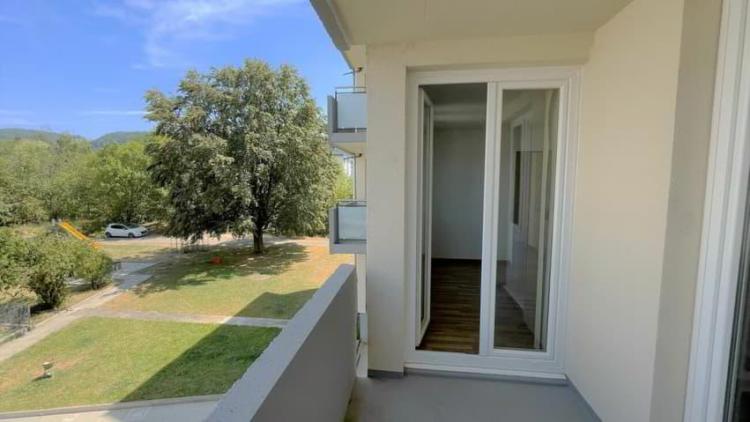 Spacieuse appartement de 3.5 pièces au calme avec balcon, place de...
