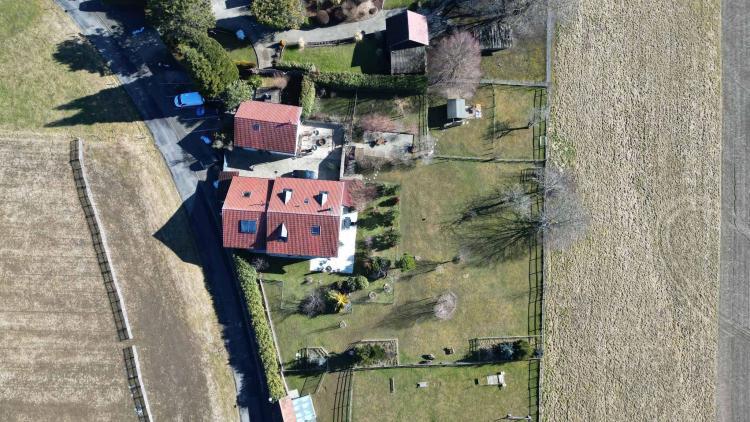 Propriété de caractère offrant trois logements et un local commercial