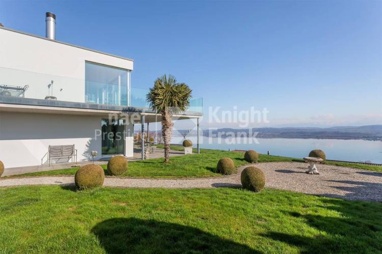 Magnifique propriété individuelle de 6 pièces avec vue imprenable sur le lac de Morat à vendre à Bellerive