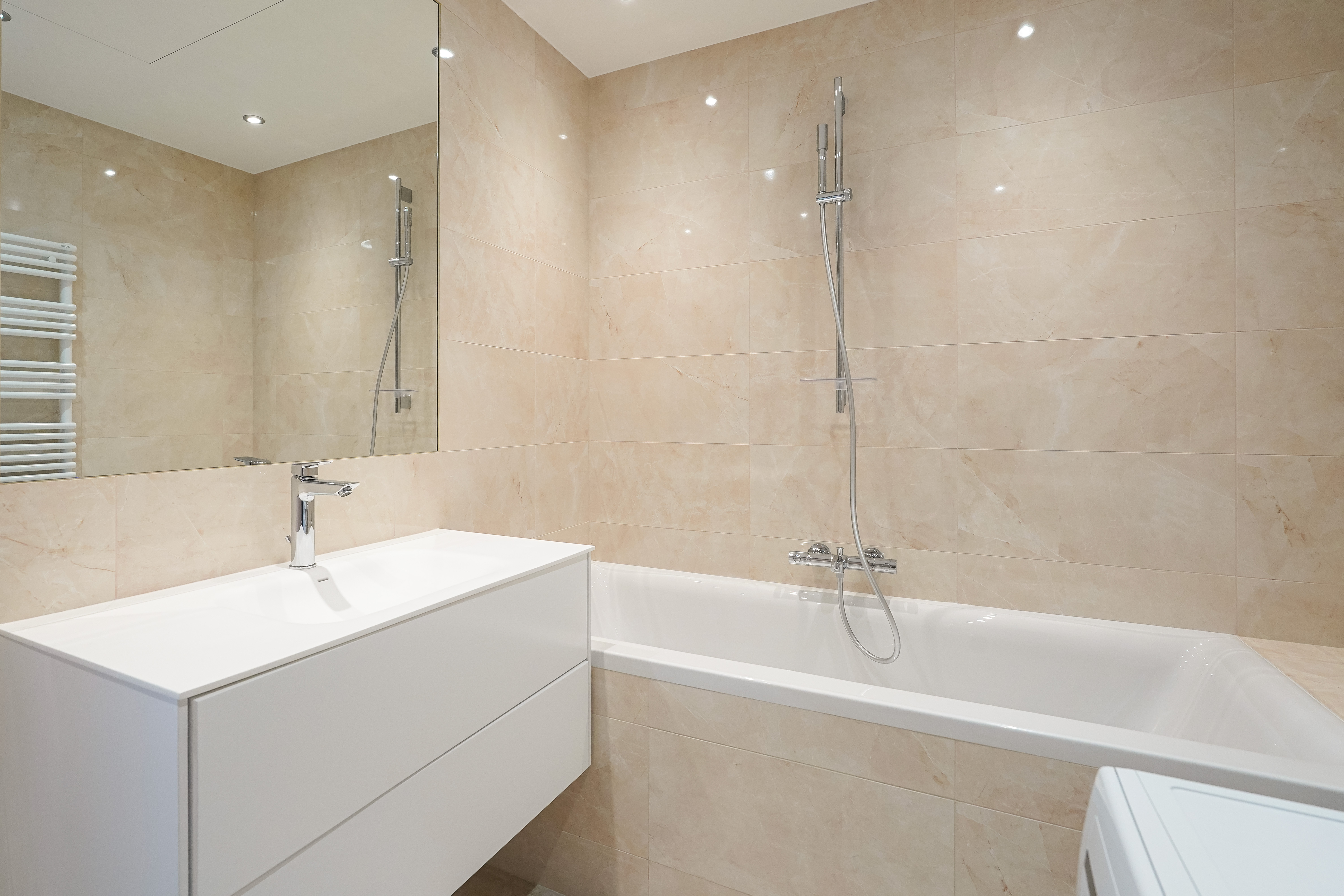 bnJnw_sdb-mastervaleri-agency-barnes-monaco-1781881031.jpg