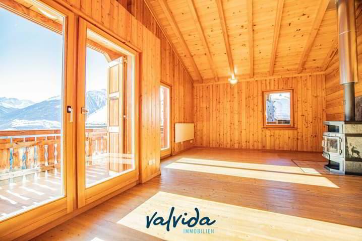 Wohnen, wo andere Ferien machen - 5-Zimmer-Chalet mit Panorama in...