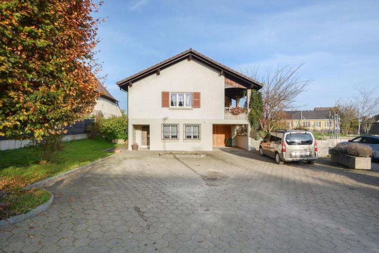 Haus im Dorf mit 6.5 Zimmern in Fahy