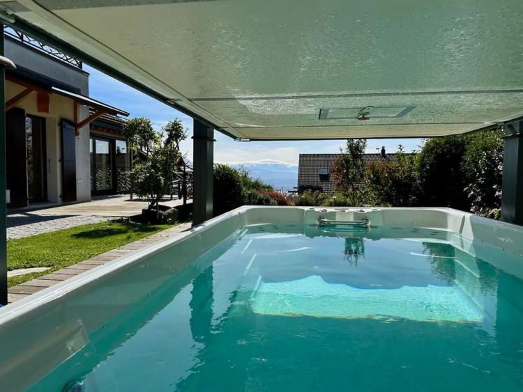 House for sale in Arzier-Le Muids, CH