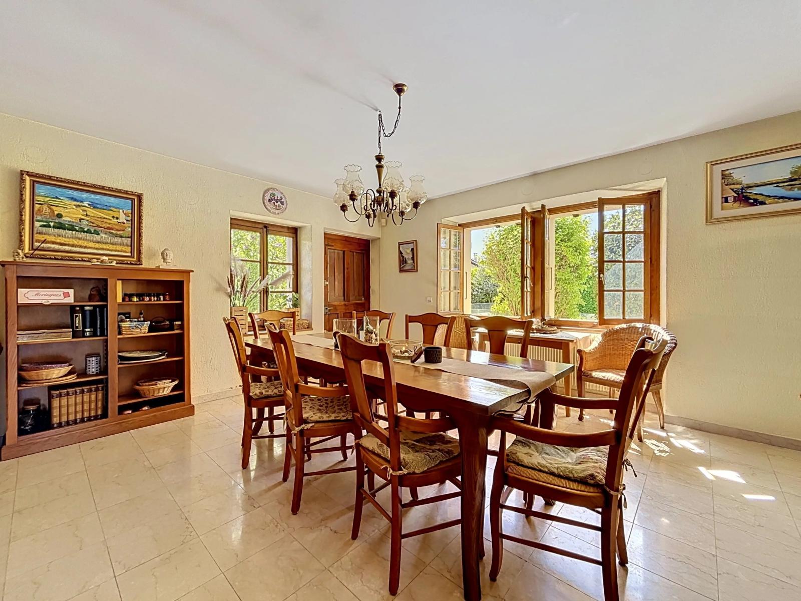 EXCLUSIVITÉ VALLEIRY Maison de caractère de 350 m²