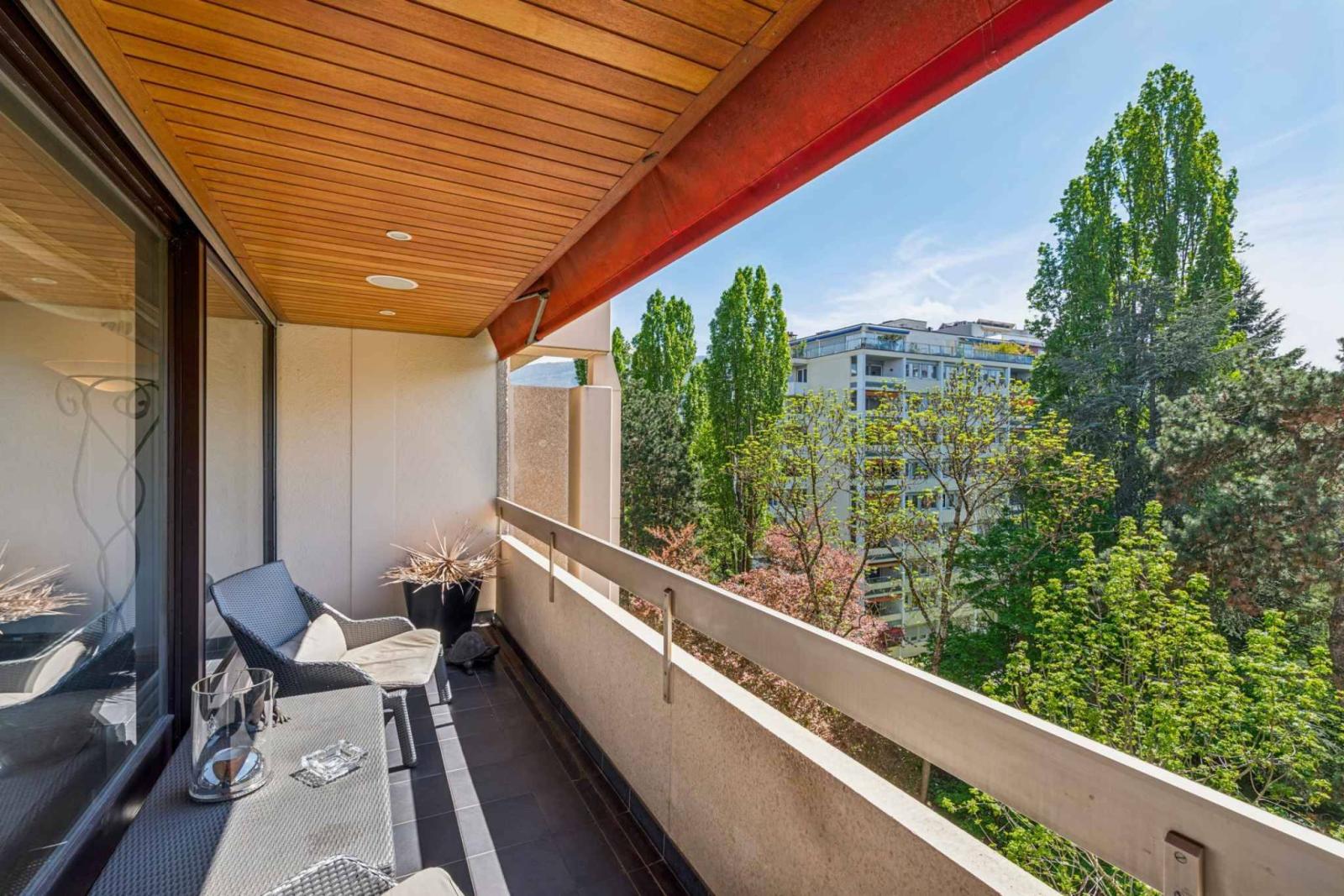 En exclusivité ! Bel appartement traversant en étage élevé