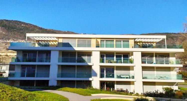 A saisir! Superbe appartement lumineux avec vue sur les montagnes!