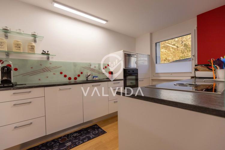 Top-Deal: 4.5-Zimmer-Wohnung mit 2 Balkonen, Garage & Gäste-WC