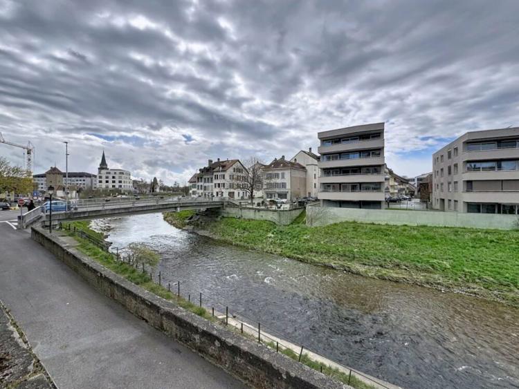 Entièrement rénové : appartement de 4.5 pièces au 1er étage