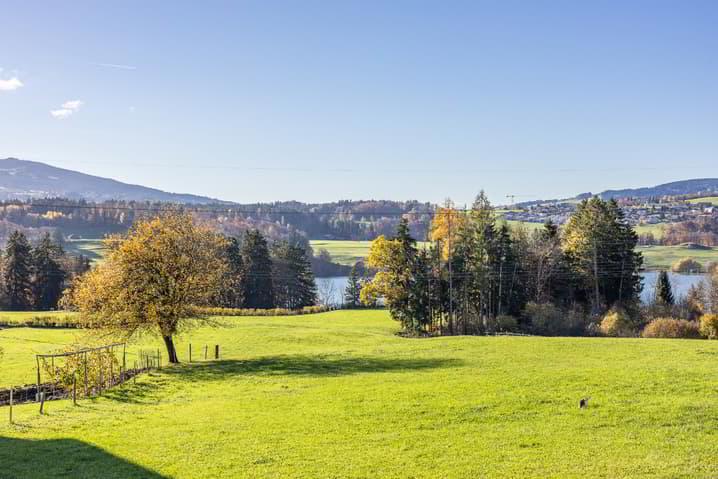 Appartement avec situation unique : vue lac et soleil couchant