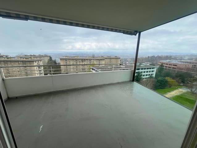 Spacieux 4.5 pièces - grande terrasse avec vue lac et place de parc
