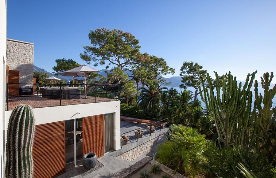 ROQUEBRUNE CAP MARTIN - PRESTIGIEUSE VILLA