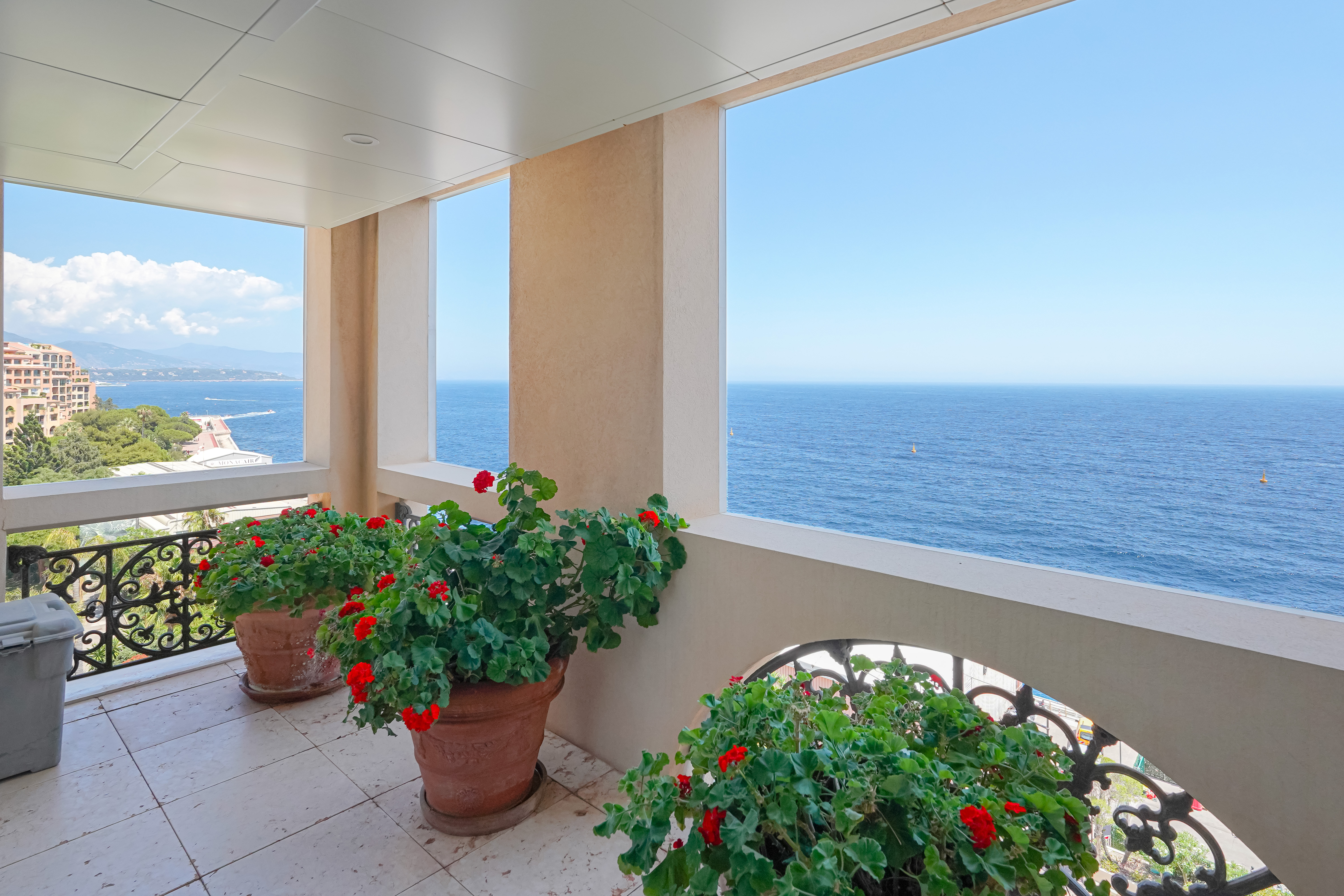Cvz1S_terrasse-bis-chambre-1-seaside-plaa-barnes-monaco-1752847995.jpg