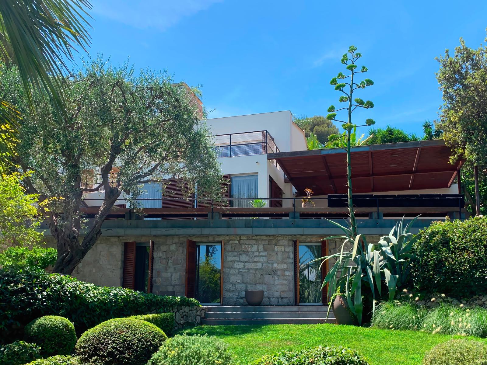 ROQUEBRUNE CAP MARTIN - PRESTIGIEUSE VILLA