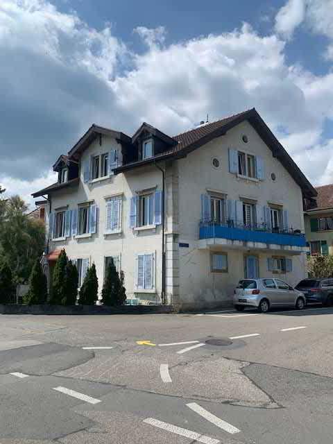 2525 Le Landeron/NE Verkauf eines Gebäudes mit 3 Wohnungen und 1 Büro