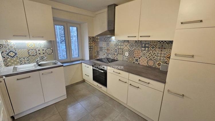 Appartement rénové de 2.5 pièces à louer à Courtemaîche