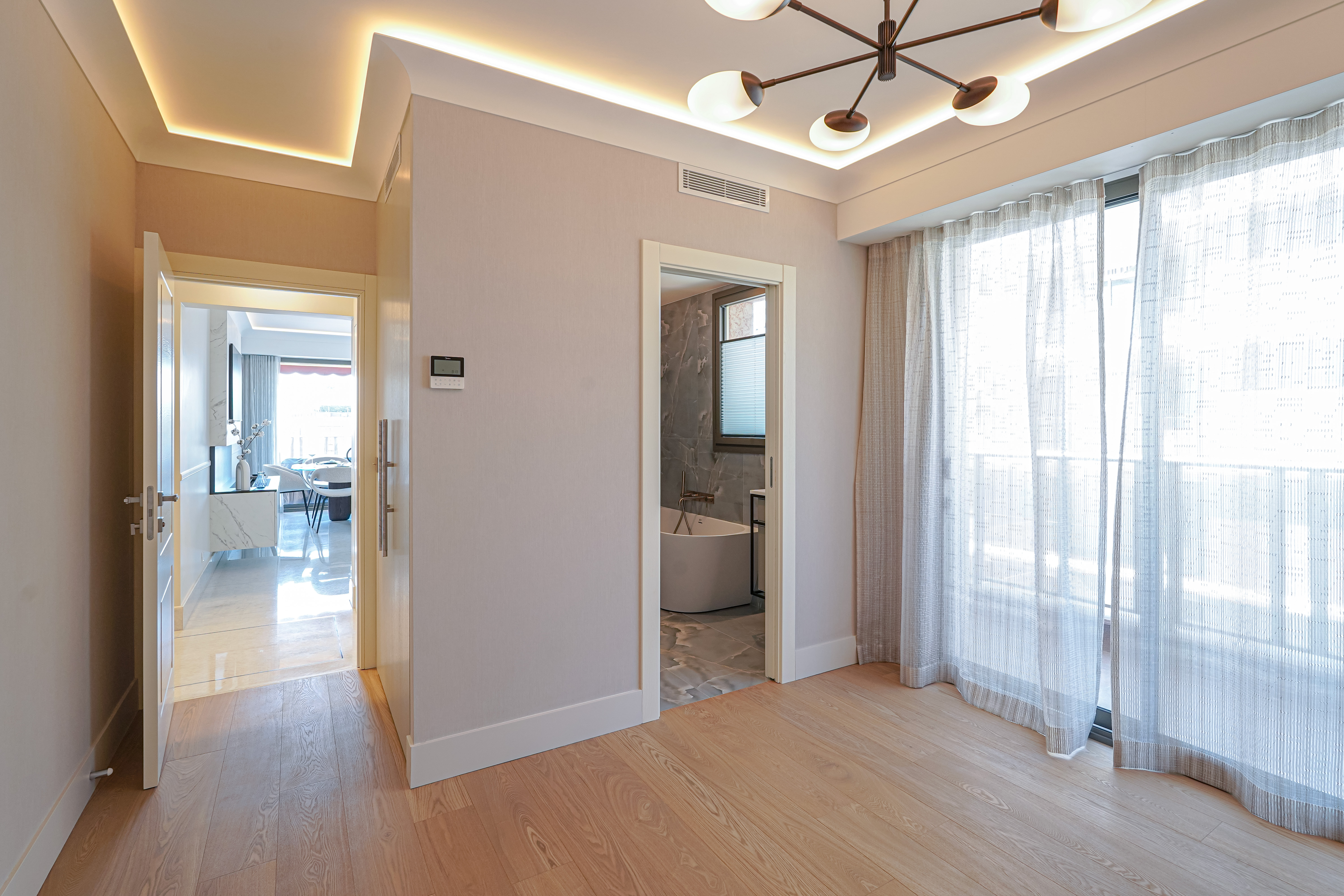 D9qBq_chambre2-riviera-palace-valeri-agency-1784132049.jpg
