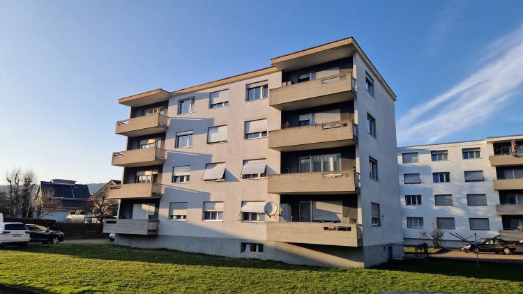 Ensemble von zwei Mietshäusern mit 16 Wohnungen in Bassecourt