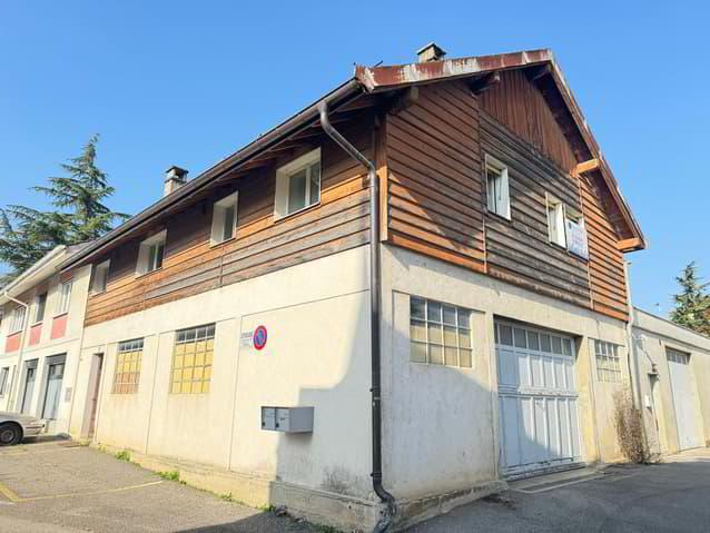 Appartement de 2.5 pièces + un bureau + une pièce indépendante