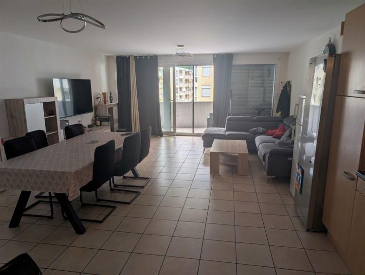 A louer appartement de 4.5 pièces au 2ème étage