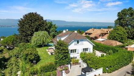Agréable villa familiale avec piscine, vue lac, rive gauche