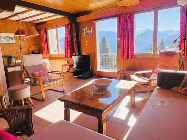 À LA SEMAINE : Magnifique chalet de 3.5 pièces rénové - Très spacieux...