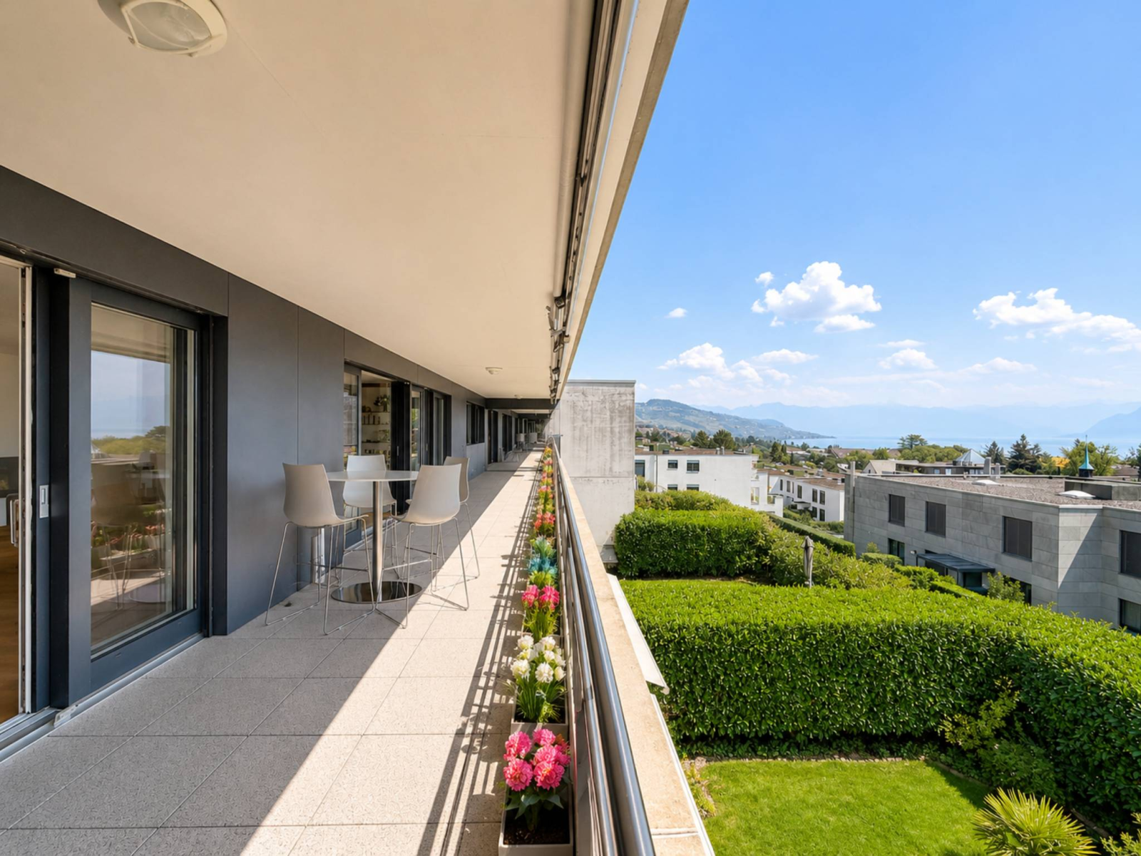 Attique rénové de 6,5 pièces | Quartier Pully-Montchoisi