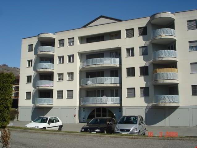 SPACIEUX 4.5P TRAVERSANT AVEC 2 BALCONS - IDEALEMENT SITUE - MALOC-IMMO