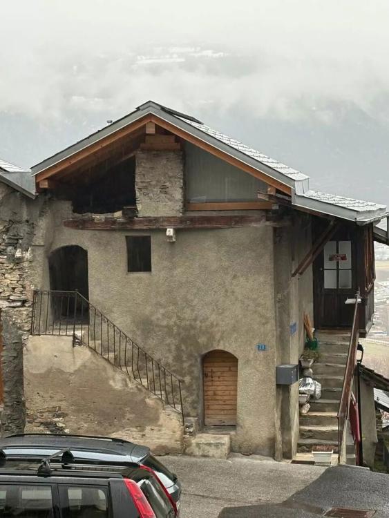 Appartement 1 pièce et demi dans une maison de village