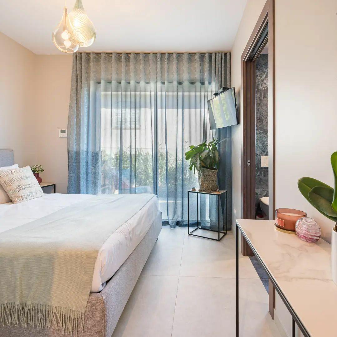 Villa de luxe en bord de mer à Eze-sur-Mer, retraite 5 chambres à quelques pas de la plage