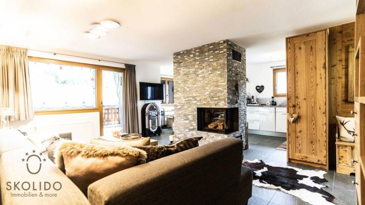 Hochwertig renovierte Wohnung im Alpencharme an zentraler Lage