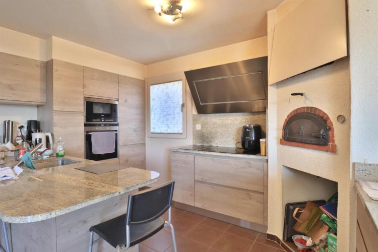 Apartment for sale in Chamblon, Switzerland