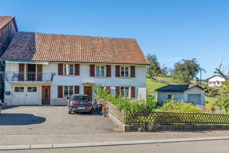 Großes Haus mit 2 Apartments in Courtemaîche