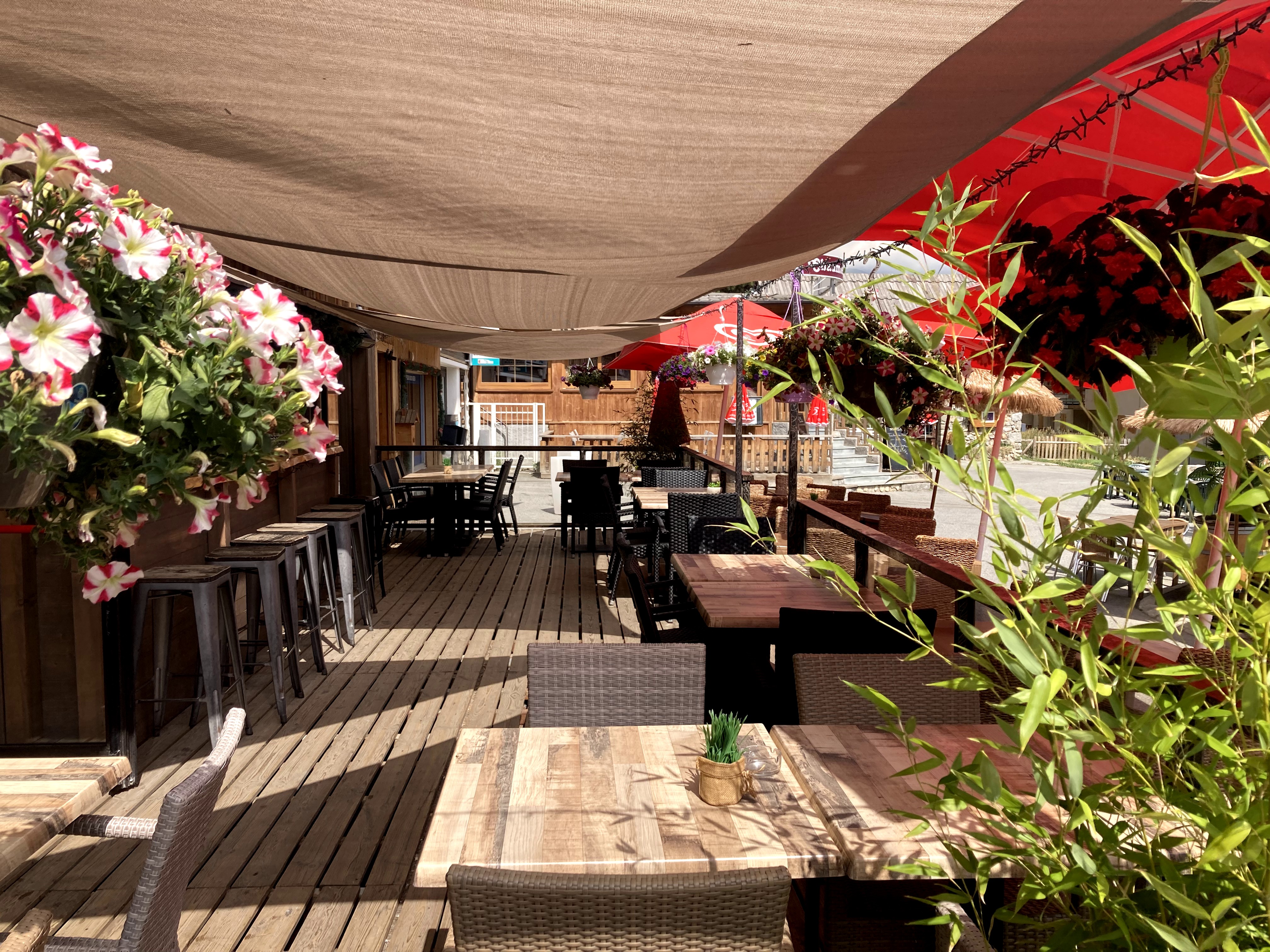 emD0r_the-spot-terrasse-2-1694594836.jpg